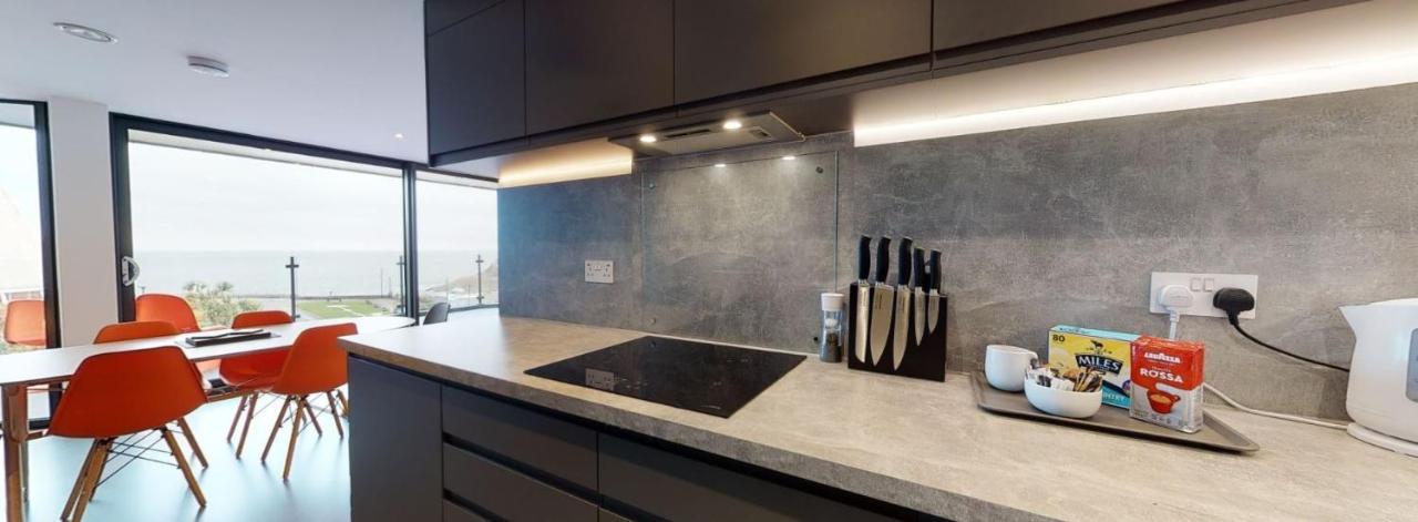 3 The View Apartments Ilfracombe - Hot Tub, Parking, Lift, Ev Экстерьер фото