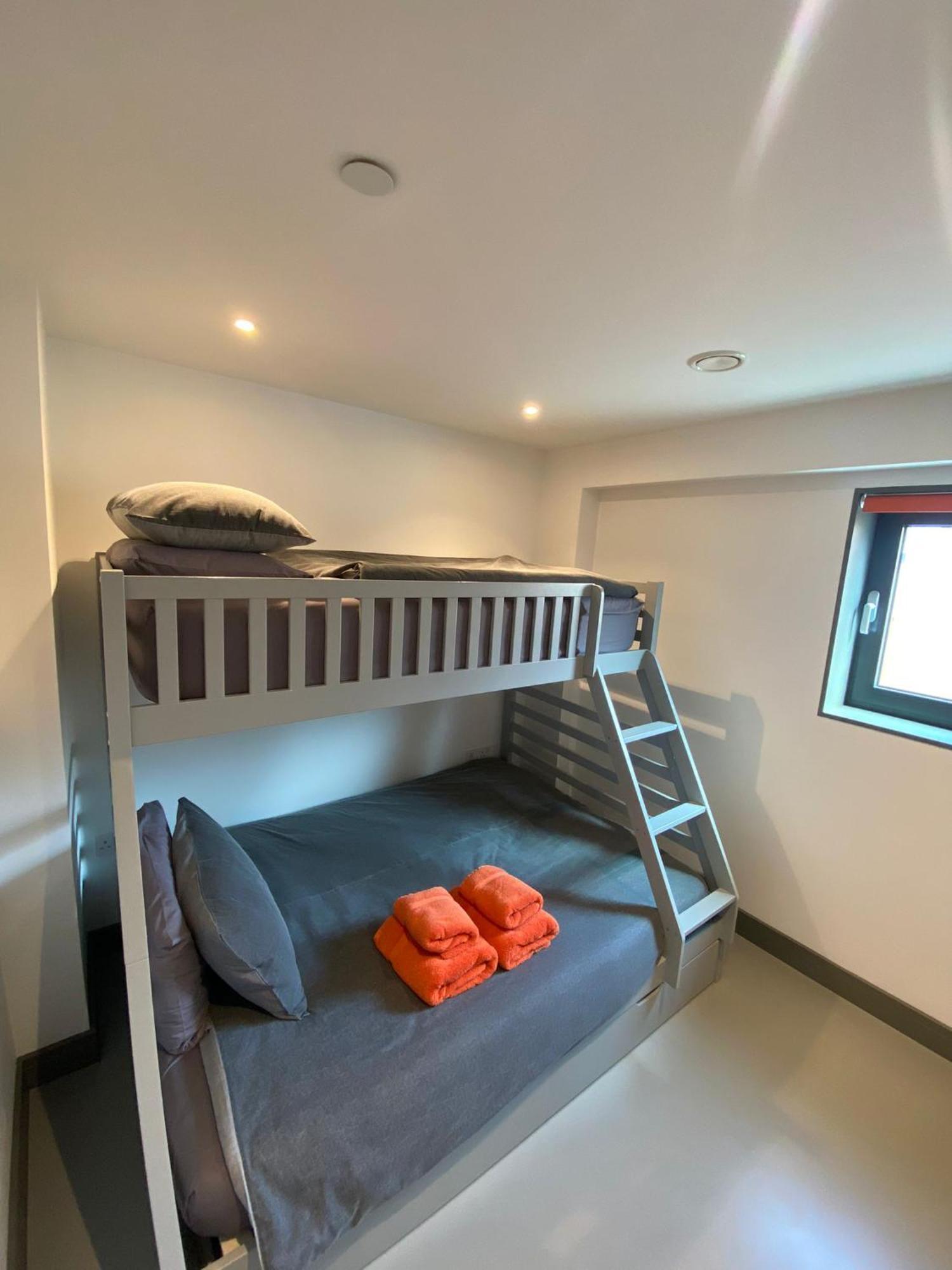 3 The View Apartments Ilfracombe - Hot Tub, Parking, Lift, Ev Экстерьер фото